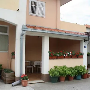 Mise Apartment Trogir